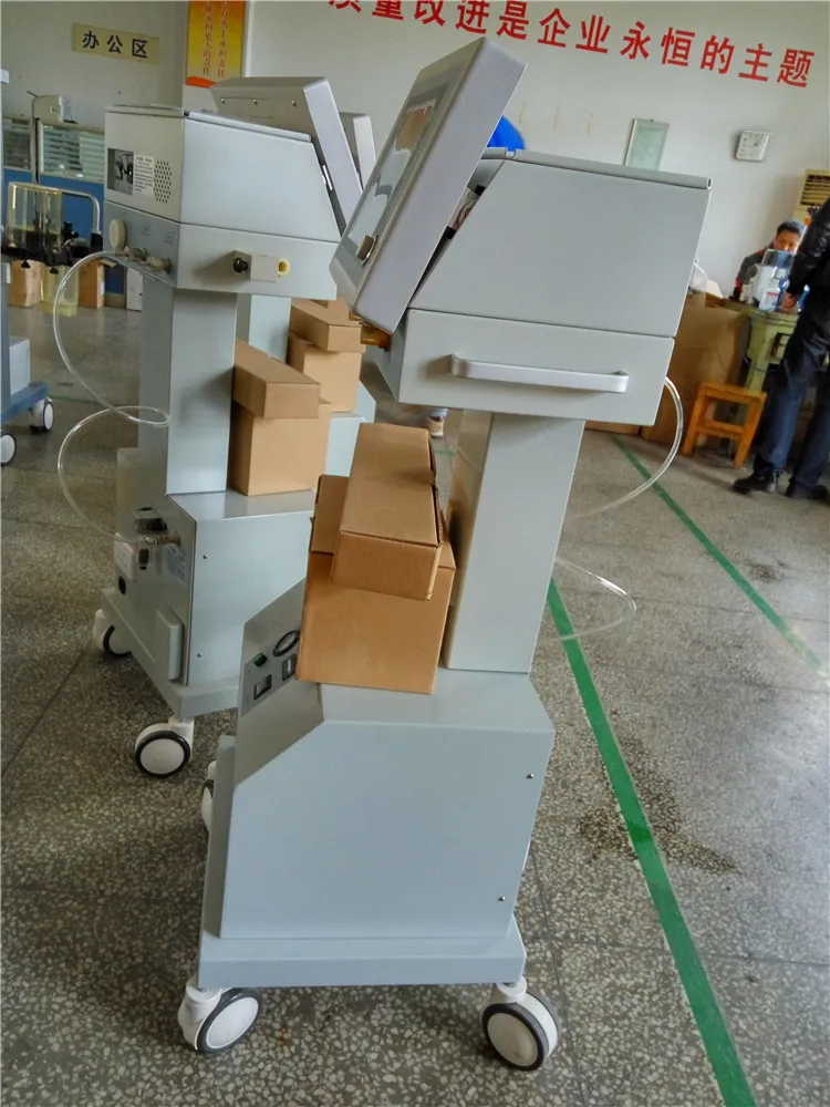 Breathing Machine ICU Mobile Ventilator with Ce (HV-600B)