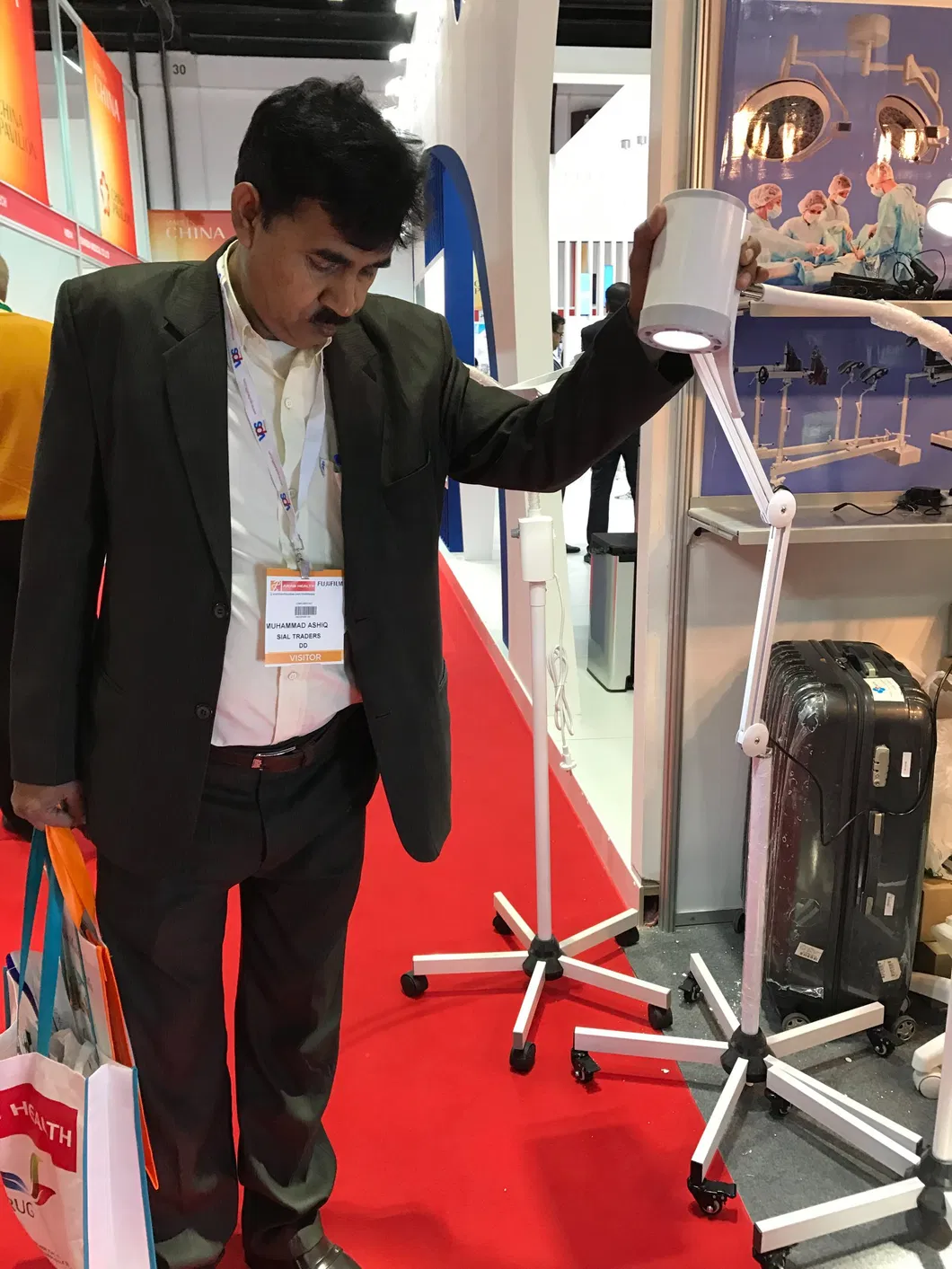 Medical Equipment CE & ISO Ks-Q7 Hospital Bed Rail Clamp LED Surgical Lamp