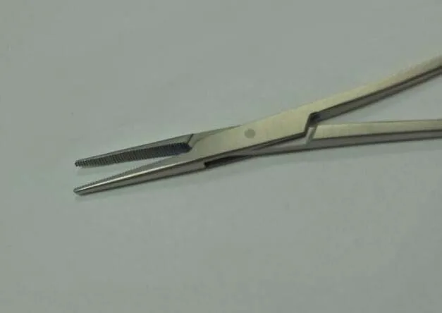 Straight Stainless Steel Serrated Jaw Hemostatic Forcep